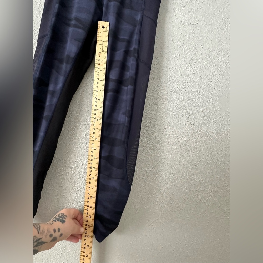 Lululemon Blue Camo Leggings High-Waisted Align Yoga Pants Mesh Sides Size 4 - Picture 15 of 16
